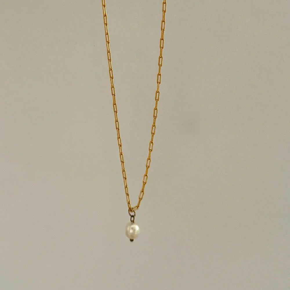 Pearl charm necklace - Picture 2 of 3